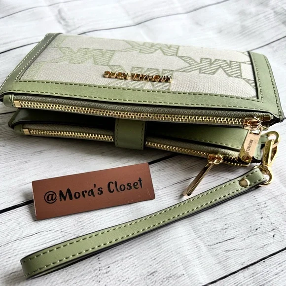 Michael Kors Double Zip Wallet-Wristlet - Picture 5 of 9